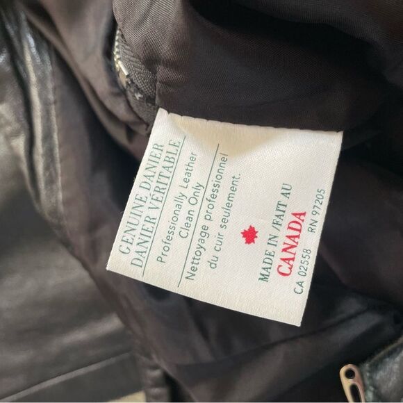 Danier Black Leather Straight Leg Ankle Crop Pants Lined Side Zip 26 XS 2 - Picture 11 of 11